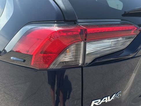 Used 2021 Toyota RAV4 XLE FWD image 28