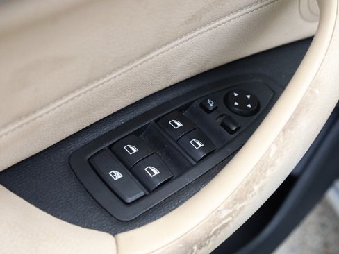 Used 2017 BMW X1 xDrive28i w/ Premium Package image 34