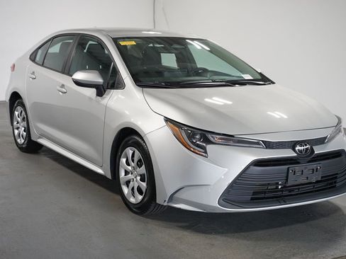 Certified 2024 Toyota Corolla LE image 3