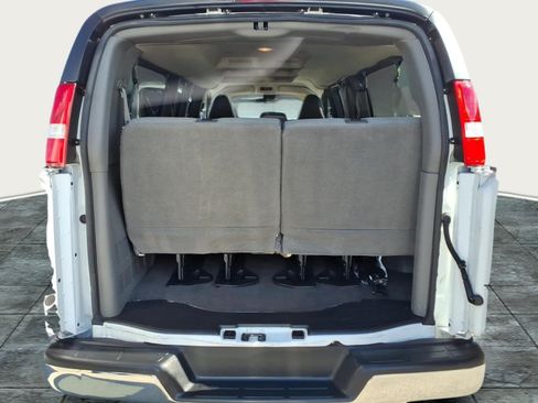 Used 2025 GMC Savana 3500 LT w/ LT Preferred Equipment Group RWD image 13
