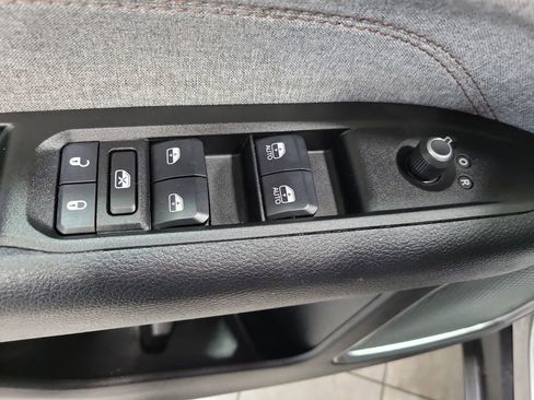 Used 2022 Jeep Compass Latitude image 40