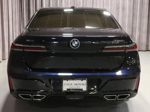 Used 2023 BMW 760i xDrive image 9