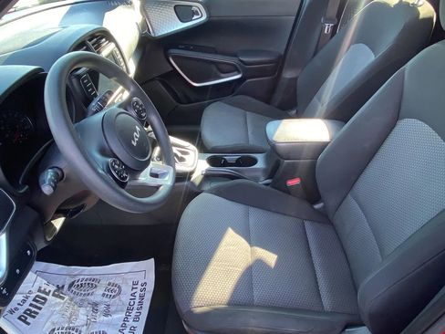Used 2022 Kia Soul LX FWD image 14