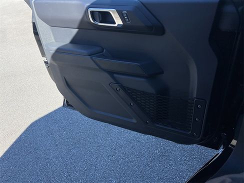 New 2025 Ford Bronco Badlands image 16