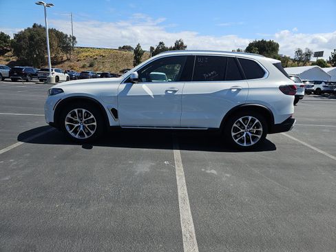 Used 2025 BMW X5 xDrive50e AWD/4WD image 8