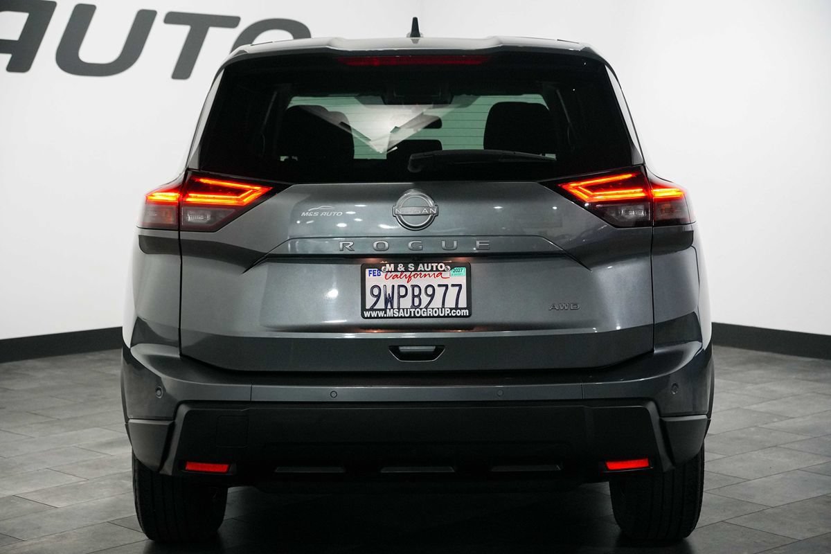 Used 2024 Nissan Rogue S AWD/4WD image 5