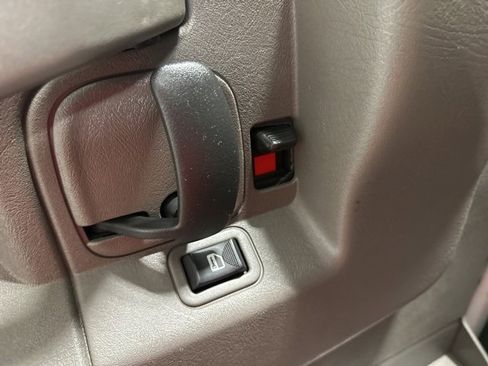 Used 2024 Chevrolet Express 2500 w/ Driver Convenience Package image 10