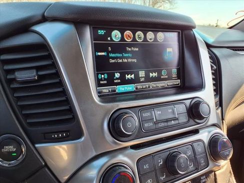 Used 2019 Chevrolet Suburban Premier w/ Premier Plus Edition image 18