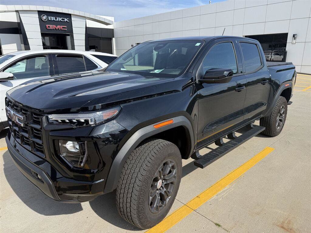 Used 2024 GMC Canyon Elevation w/ Convenience Package AWD/4WD image 1