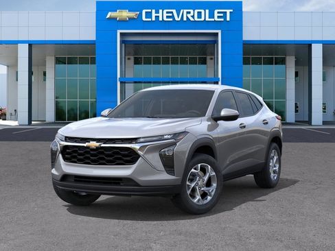 New 2026 Chevrolet Trax LS w/ LS Convenience Package FWD image 6