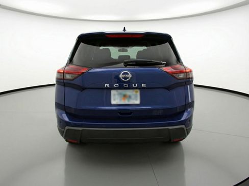 Used 2025 Nissan Rogue SV image 7