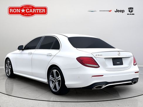 Used 2018 Mercedes-Benz E 300 image 4