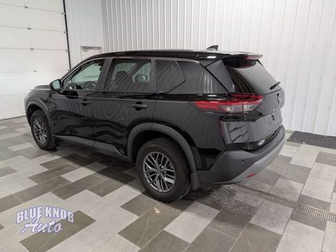 Used 2023 Nissan Rogue S AWD/4WD image 2