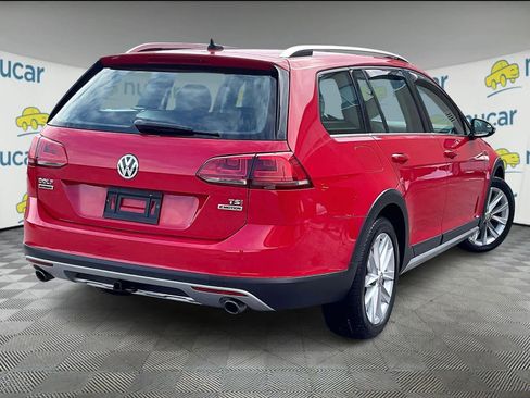 Used 2017 Volkswagen Golf Alltrack S image 6