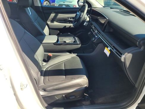 New 2025 Hyundai Tucson Limited image 19