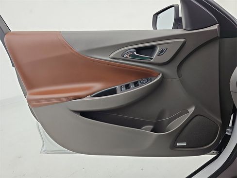 Used 2018 Chevrolet Malibu LT w/ Leather Package image 31