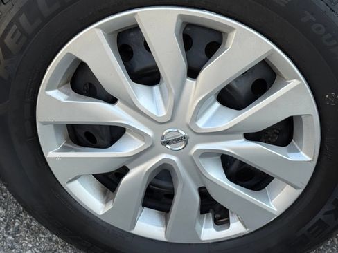 Used 2020 Nissan Rogue S AWD/4WD image 39