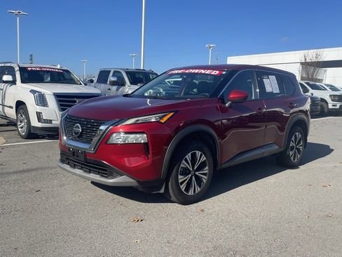 Used 2021 Nissan Rogue SV image 3