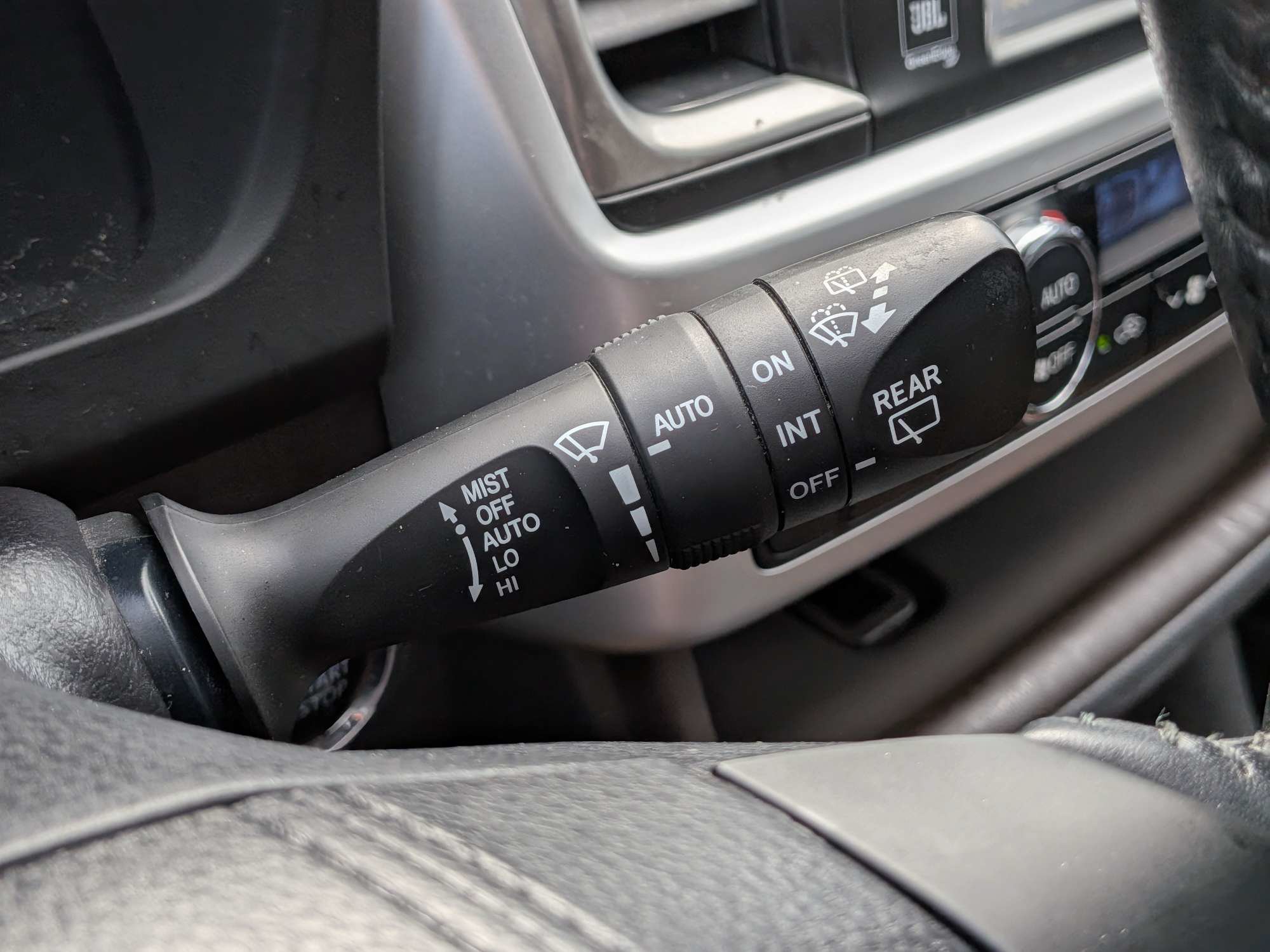 Used 2018 Toyota Highlander Limited Platinum FWD image 30