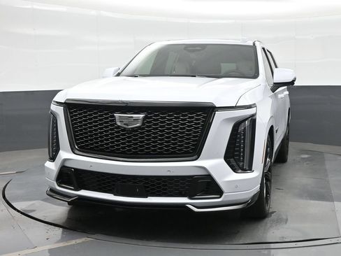 Used 2026 Cadillac Escalade V w/ LPO, ONYX Package AWD/4WD image 12