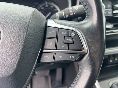 Used 2021 Toyota Highlander XLE image 15