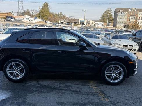 Used 2020 Porsche Macan w/ Premium Package Plus image 6