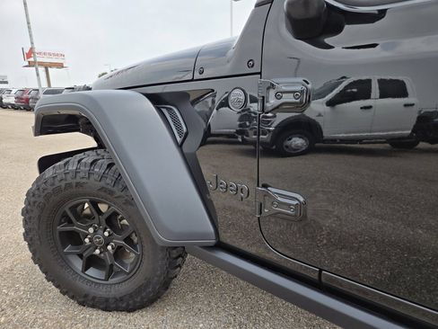 Used 2025 Jeep Wrangler Unlimited Sport AWD/4WD image 14