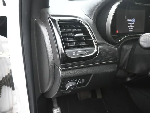 Used 2019 Jeep Grand Cherokee High Altitude RWD image 13