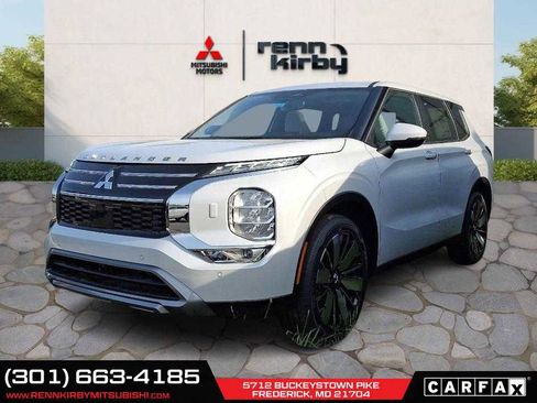 New 2025 Mitsubishi Outlander SE image 2