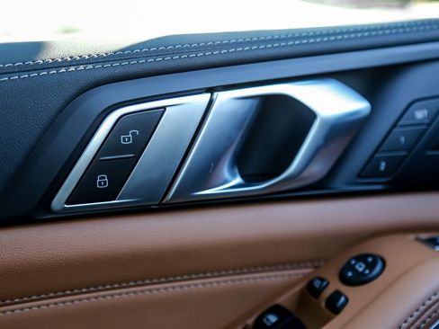 New 2026 BMW X5 xDrive40i w/ M Sport Package image 18