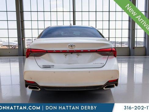 Used 2022 Toyota Avalon Limited w/ Advanced Safety Package FWD image 28