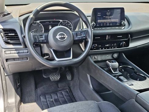 Used 2022 Nissan Rogue SV image 31