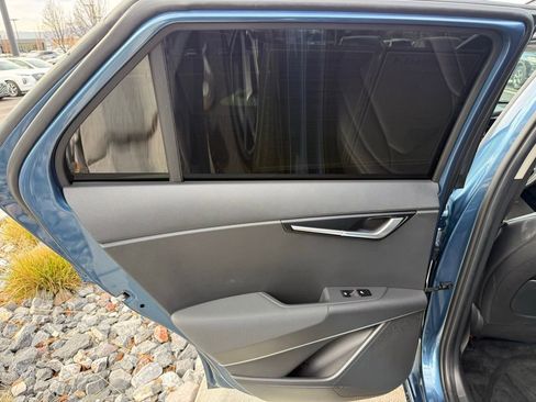 Certified 2023 Kia Niro SX Touring image 24