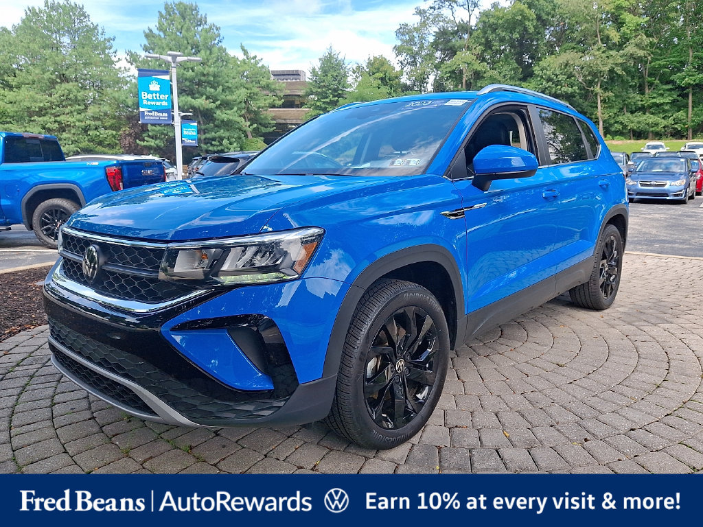 Certified 2023 Volkswagen Taos SE w/ Panoramic Sunroof Package AWD/4WD image 3