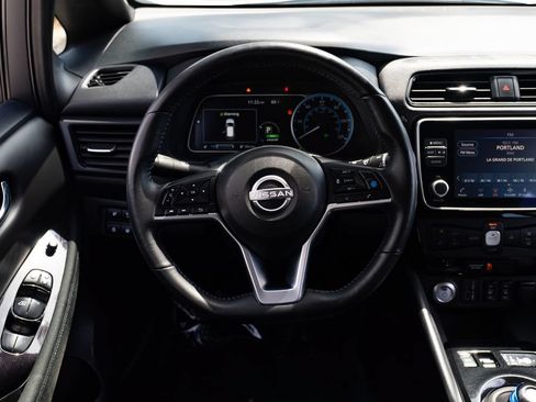Used 2025 Nissan Leaf SV Plus FWD image 12