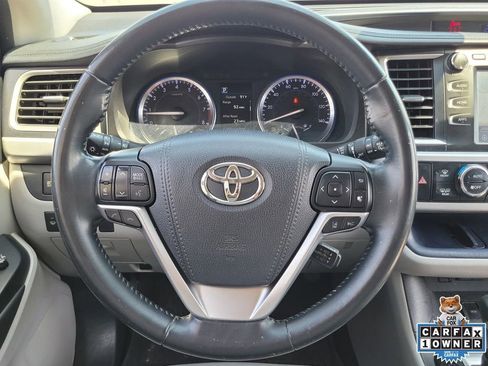Used 2017 Toyota Highlander XLE FWD image 11
