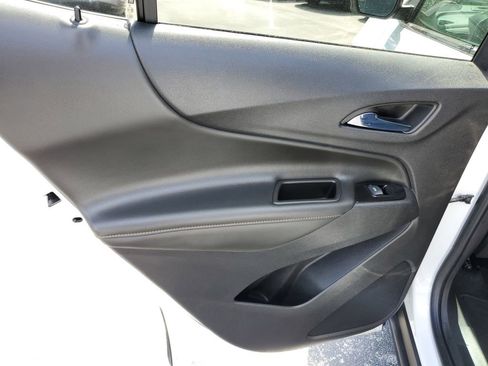 Used 2022 Chevrolet Equinox Premier image 9