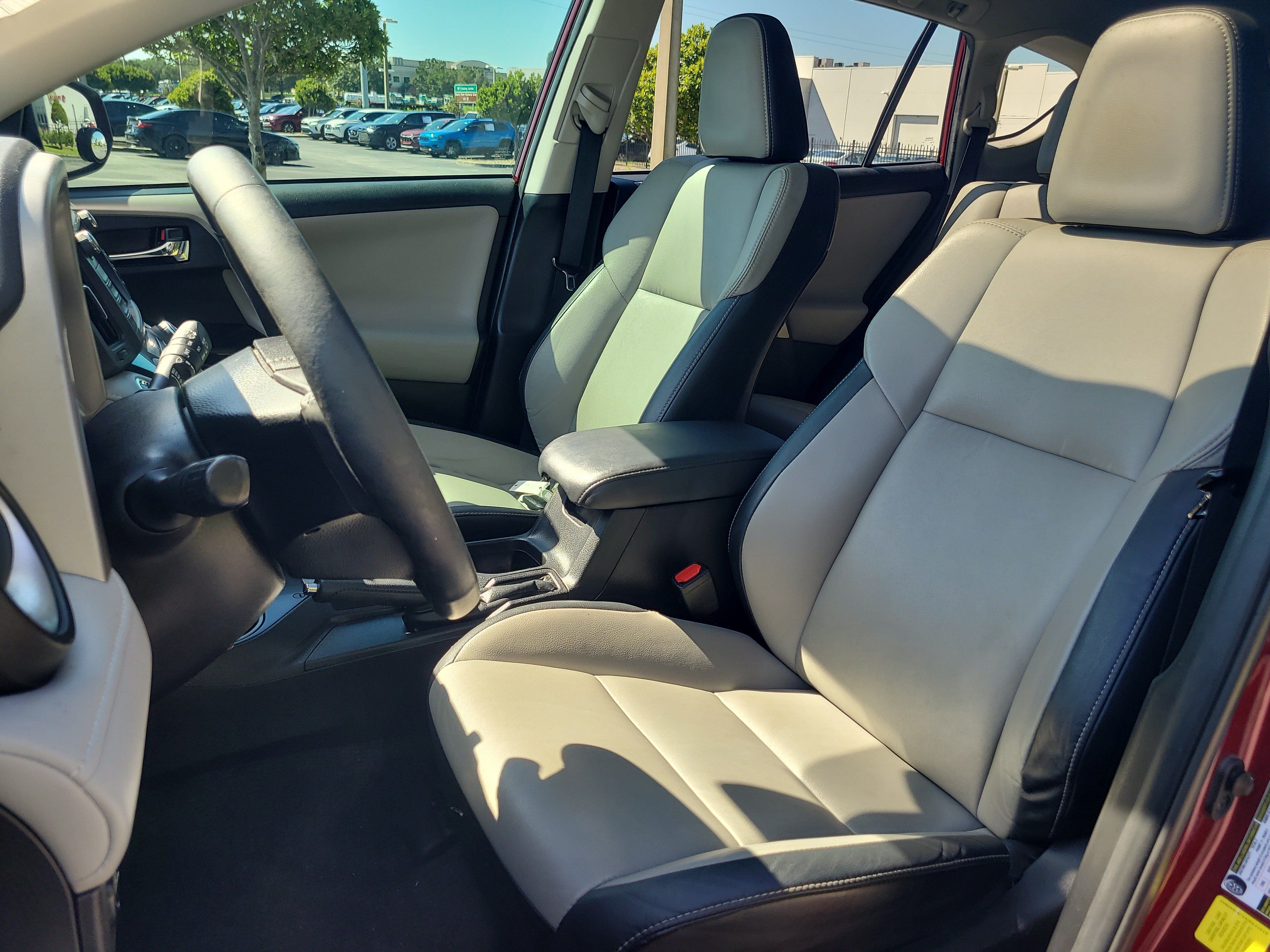 Used 2018 Toyota RAV4 Limited FWD image 20