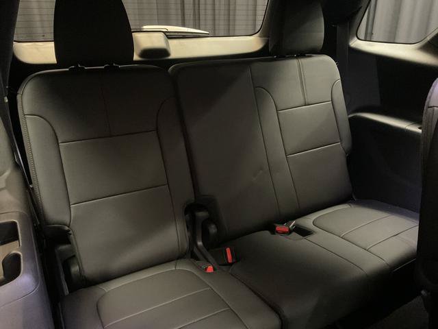 Used 2023 Chevrolet Traverse RS w/ LPO, Floor Liner Package AWD/4WD image 15
