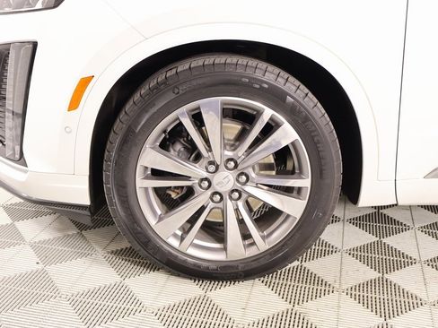 Used 2021 Cadillac XT6 Premium Luxury w/ Platinum Package image 19