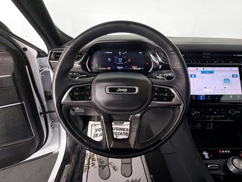 Used 2024 Jeep Grand Cherokee L Overland w/ Advanced Protech Group III AWD/4WD image 11