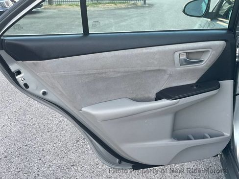 Used 2016 Toyota Camry XSE w/ Moonroof Package FWD image 19