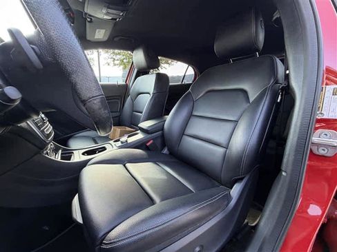 Used 2019 Mercedes-Benz GLA 250 image 8