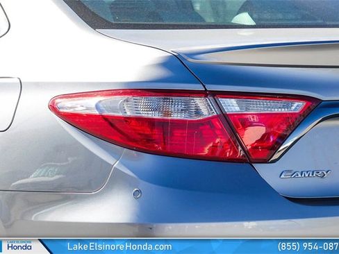 Used 2017 Toyota Camry XSE image 12