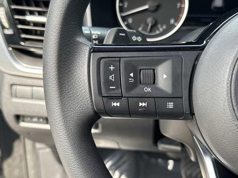 Used 2021 Nissan Rogue SV FWD image 41