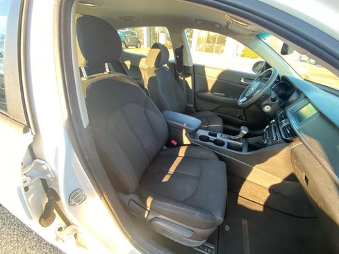 Used 2018 Kia Optima LX w/ Convenience Package image 12