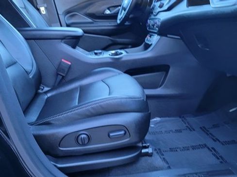 Used 2024 GMC Terrain SLT image 37