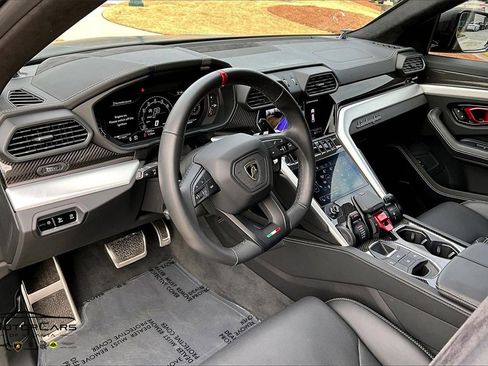 Used 2024 Lamborghini Urus S image 12