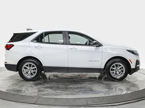 Used 2024 Chevrolet Equinox LS FWD image 8