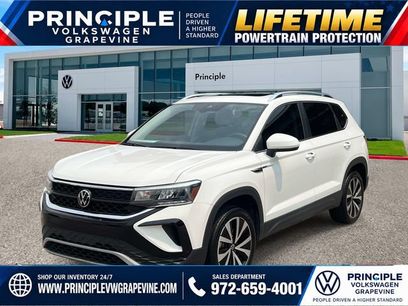 Used 2023 Volkswagen Taos SE w/ Panoramic Sunroof Package